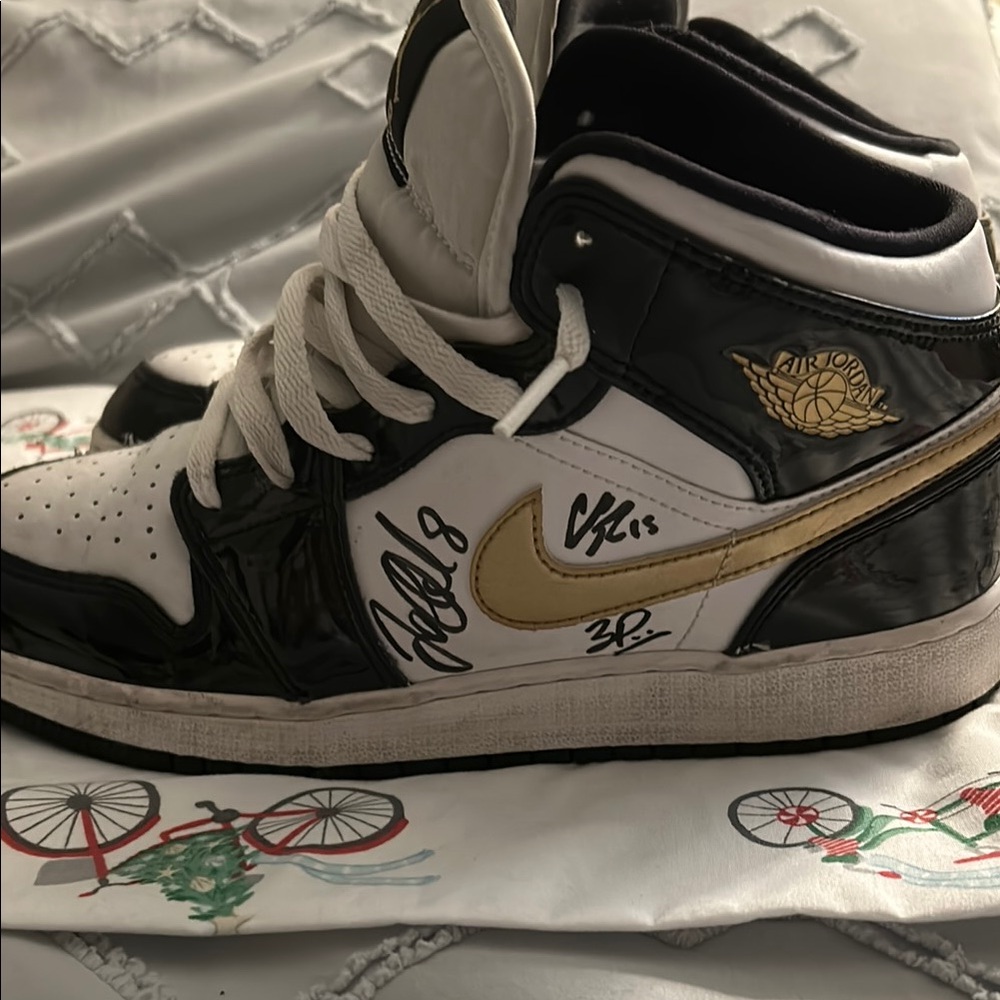 Jordan 1 Mid Signed by the Savannah Bananas Size 7